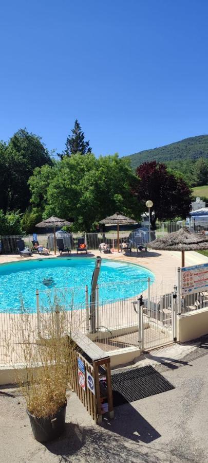 Camping Pres Du Lac De Sainte Croix Bauduen Exterior foto